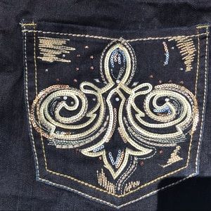 Denim jeans with embroidery